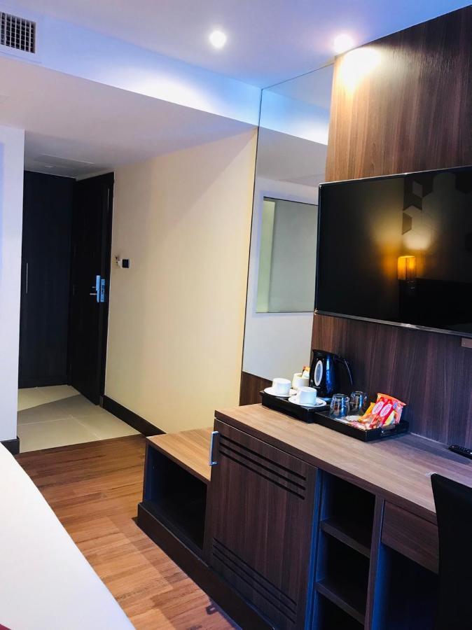 Paradiso Boutique Suites Бангкок Экстерьер фото