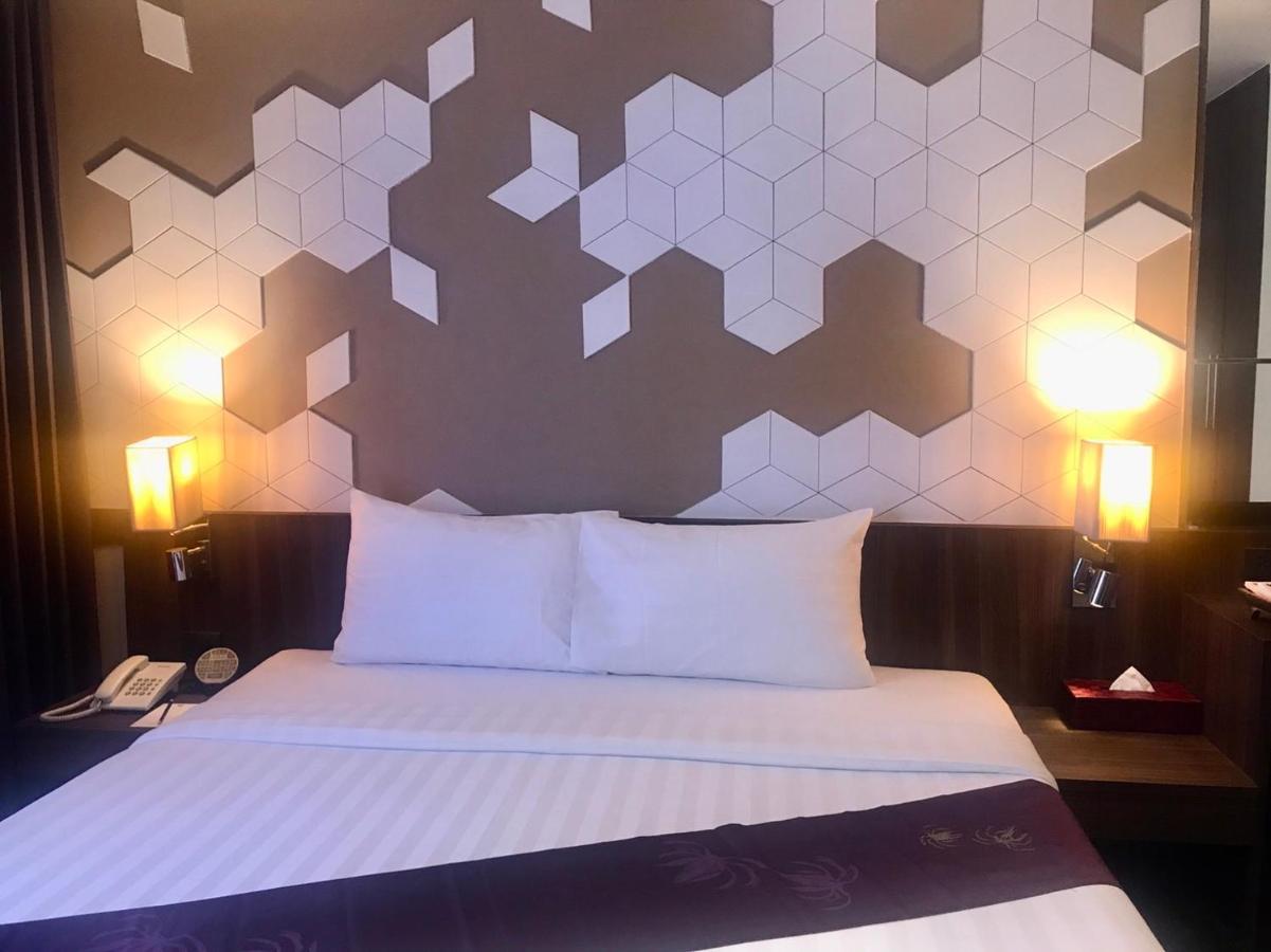 Paradiso Boutique Suites Бангкок Экстерьер фото