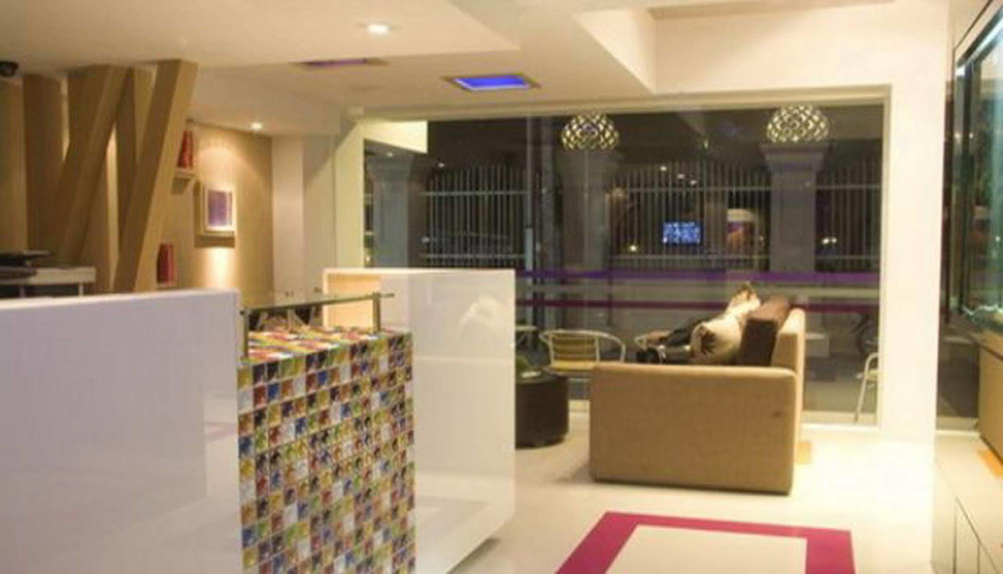 Paradiso Boutique Suites Бангкок Экстерьер фото
