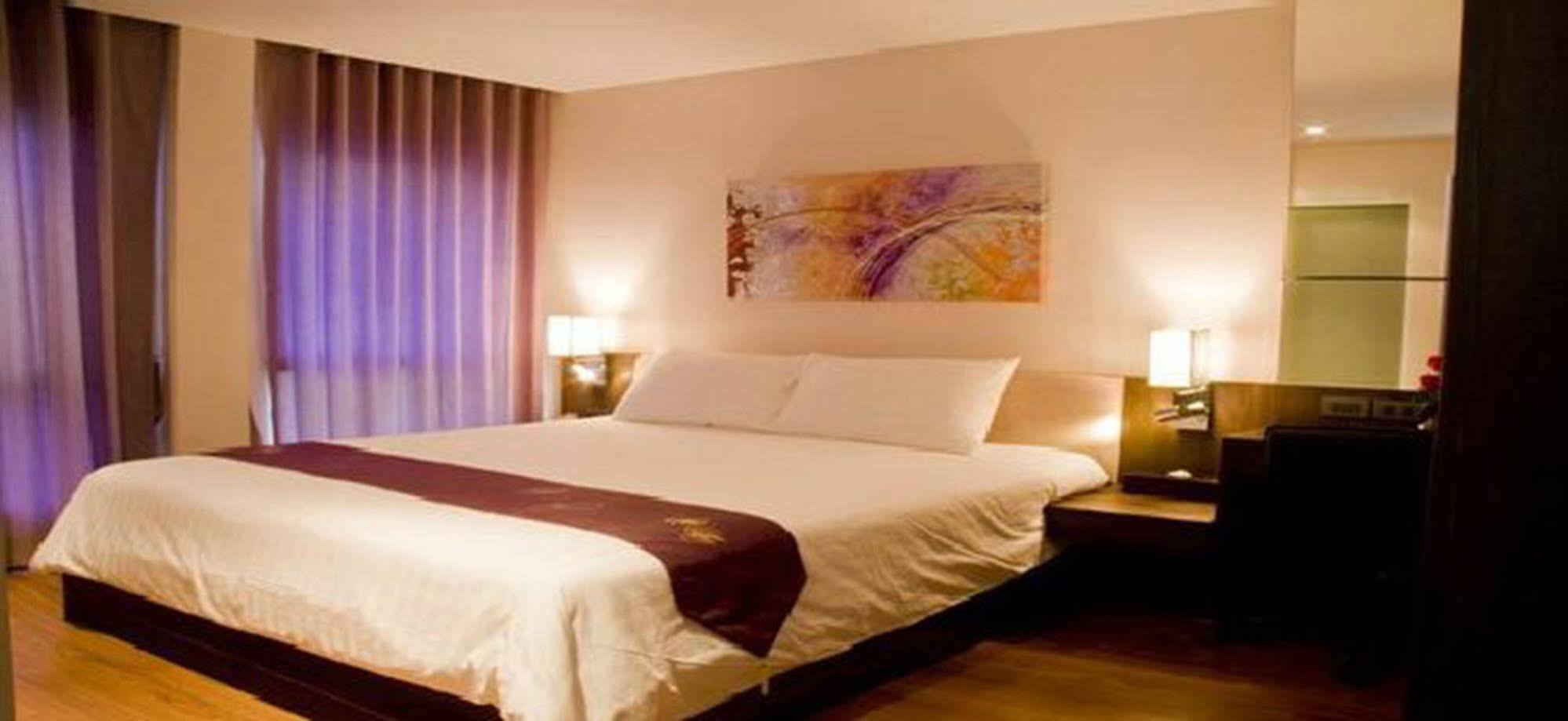 Paradiso Boutique Suites Бангкок Экстерьер фото