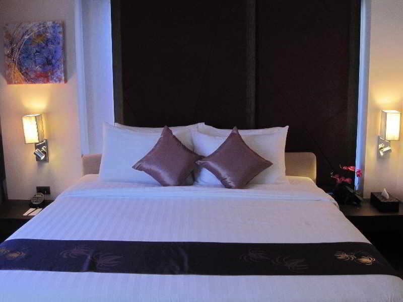 Paradiso Boutique Suites Бангкок Экстерьер фото